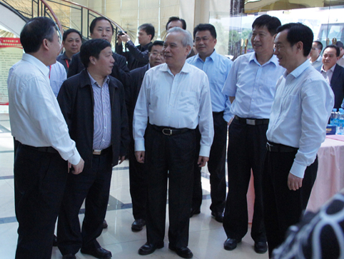 全國政協副主席、全國工商聯主席王欽敏蒞臨公司視察