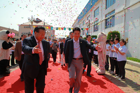 同發展，共超越，向更具成長力與戰斗力的行業領軍企業邁進